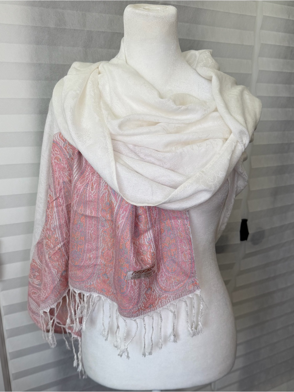 pashmina Cashmere Cream and Pink Paisley Fringe Shawl